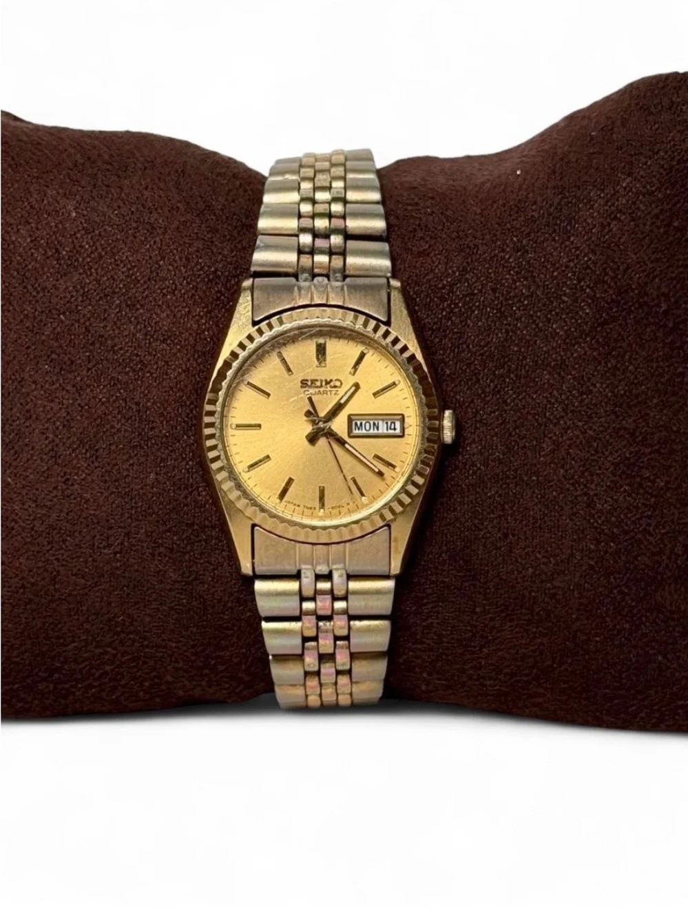 VTG Seiko Quartz Women’s Watch Gold Tone Day Date Fluted Bezel Monochrome Luxury